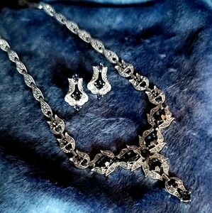 NEW Navy Blue Crystal Necklace & Earring Set